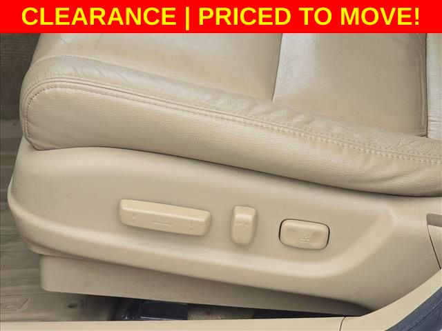 Used 2011 White Honda EX-L image 18