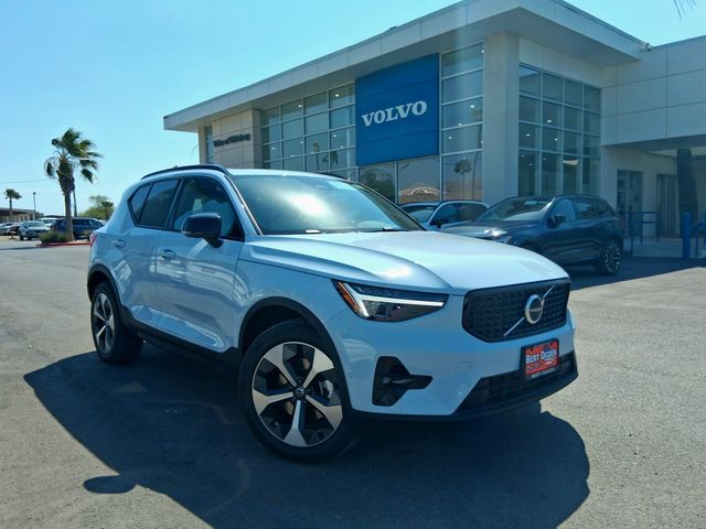 White (Cloud) 2026 Volvo XC40 B5 Plus AWD SUV / Crossover All-Wheel Drive Automatic