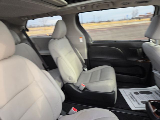 2019 Toyota Sienna XLE Auto Access Seat