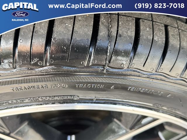 Used 2020 Black Kia SE image 14