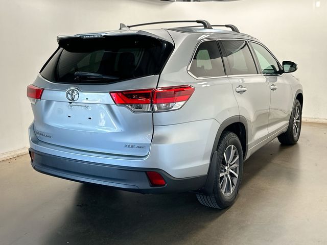2017 Toyota Highlander SE Silver at Rochrich Mazda