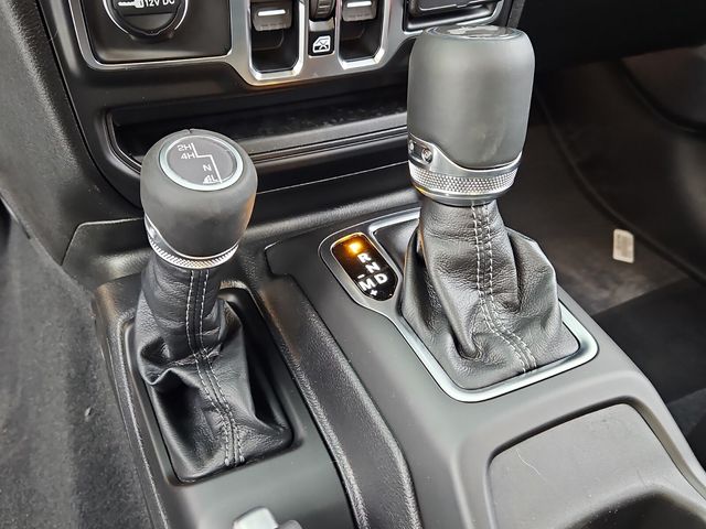 New 2026 Purple Jeep Sahara image 16