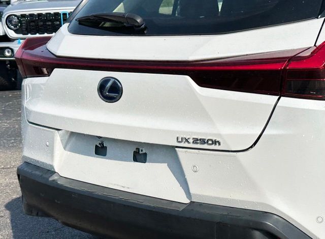 Used 2020 White Lexus 250h Base image 7