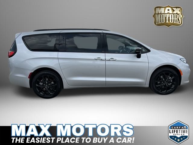 2024 Chrysler Pacifica Limited 12