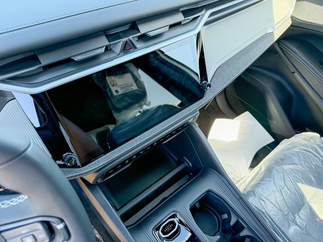 new 2026 Jeep Cherokee car, priced at $33,995