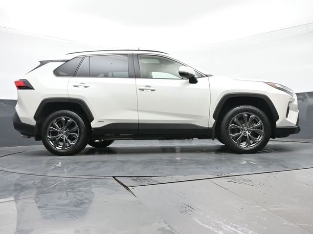 2022 Toyota RAV4 Hybrid XLE Premium 41