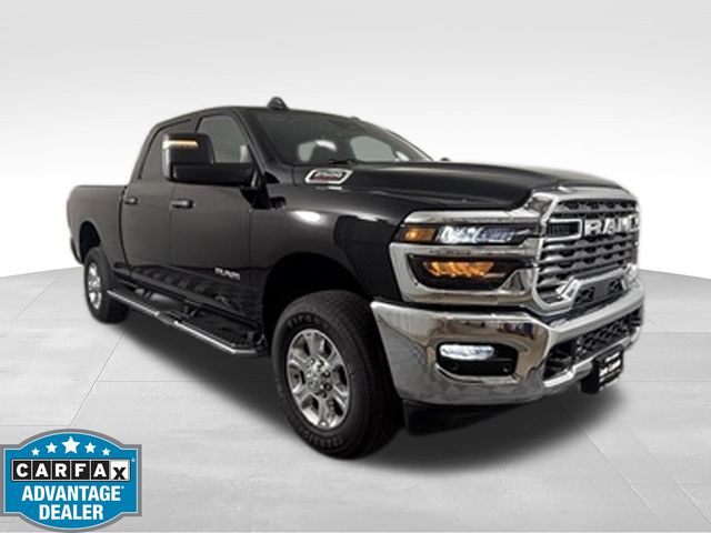 Diamond Black Crystal Pearlcoat 2026 RAM 2500 Pickup Truck Four-Wheel Drive 8-Speed Automatic