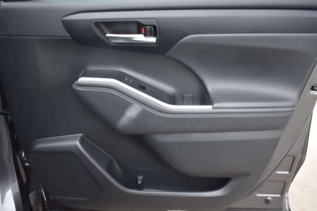 Used 2022 Toyota Highlander Hybrid SUV