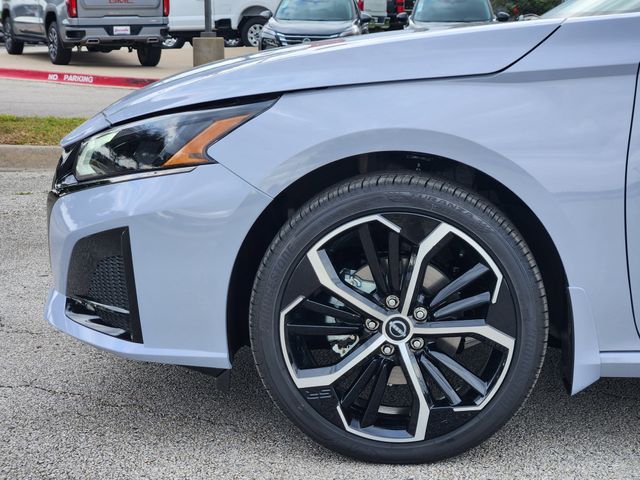 2025 Nissan Altima 2.5 SR photo 5