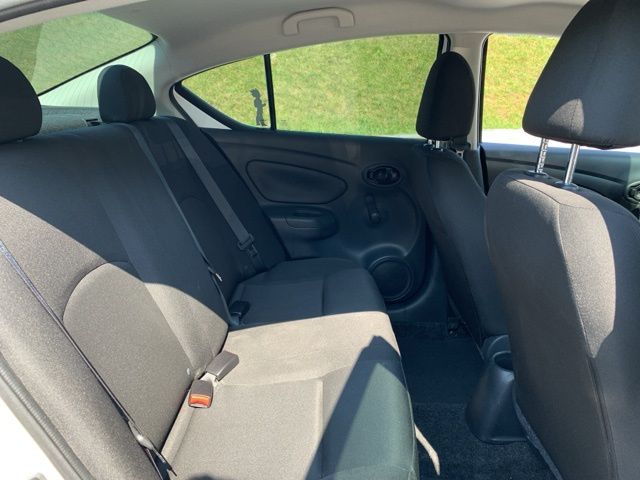 2019 Nissan Versa 1.6 S 11