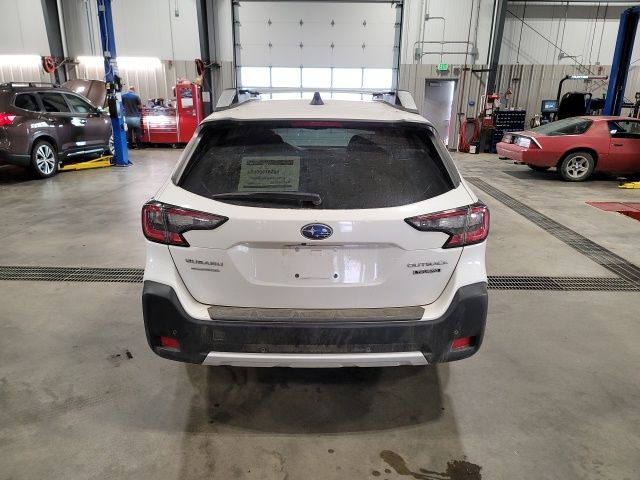 2024 Crystal White Pearl Subaru Outback Touring AWD SUV