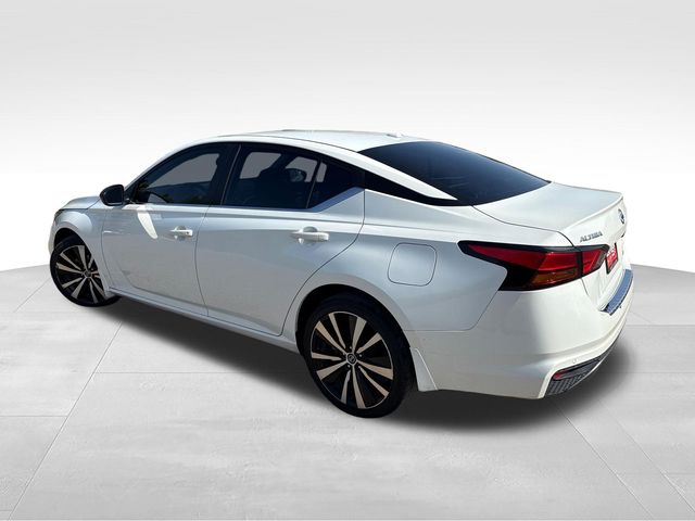 Used 2022 White Nissan 2.5 SR image 5