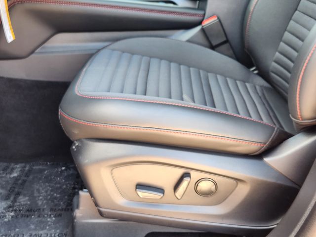 2025 Ford Explorer ST-Line photo