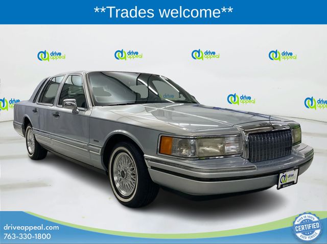 Silver 1994 Lincoln Town Car Sedan Rear-Wheel Drive 4-Speed Automatic
