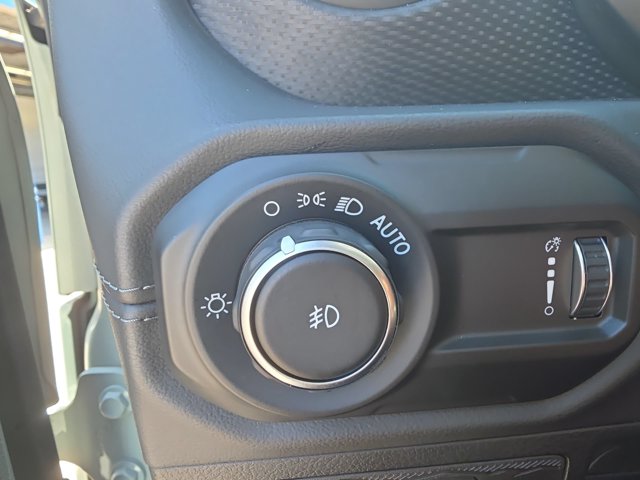 Used 2024 Earl Clearcoat Jeep Rubicon image 26
