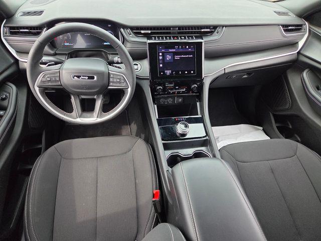 Used 2025 Jeep Grand Cherokee SUV