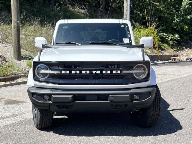 2024 Ford Bronco Outer Banks 2