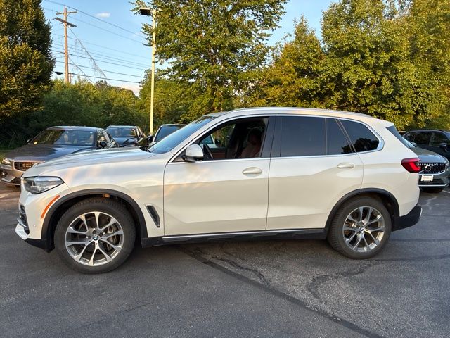 Used 2020 White BMW xDrive40i image 2