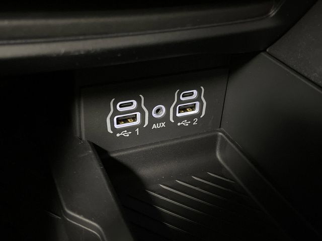 2025 Chrysler Pacifica Limited photo