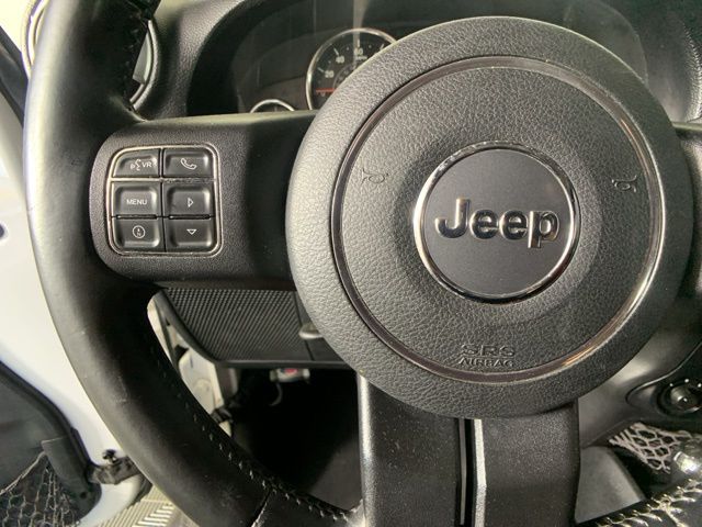 2013 Jeep Wrangler Unlimited Sahara 14