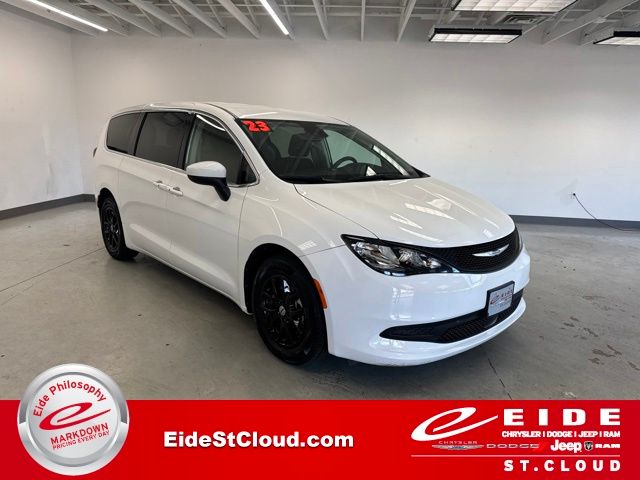2023 Chrysler Voyager LX FWD