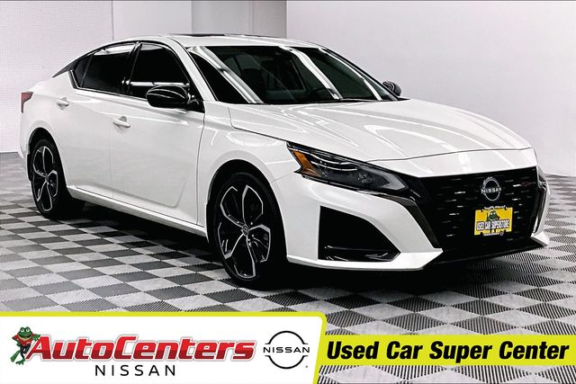 Pearl White Tricoat 2023 Nissan Altima Sedan All-Wheel Drive Continuously Variable Transmission