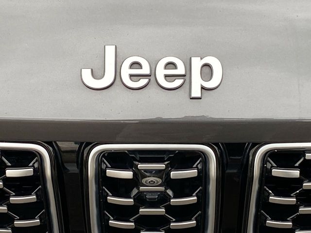 2021 Jeep Grand Cherokee L Summit 32