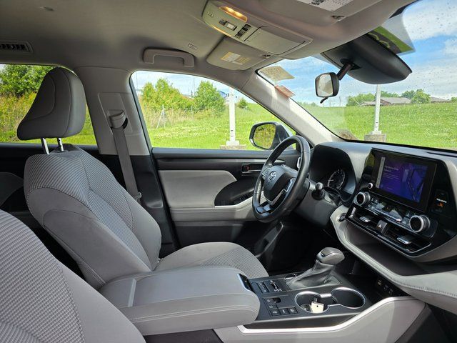 2023 Toyota Highlander L photo