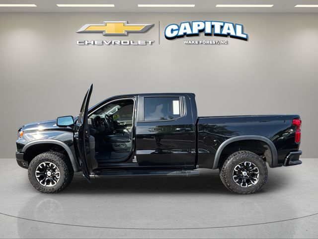 Used 2024 Black Chevrolet ZR2 image 9