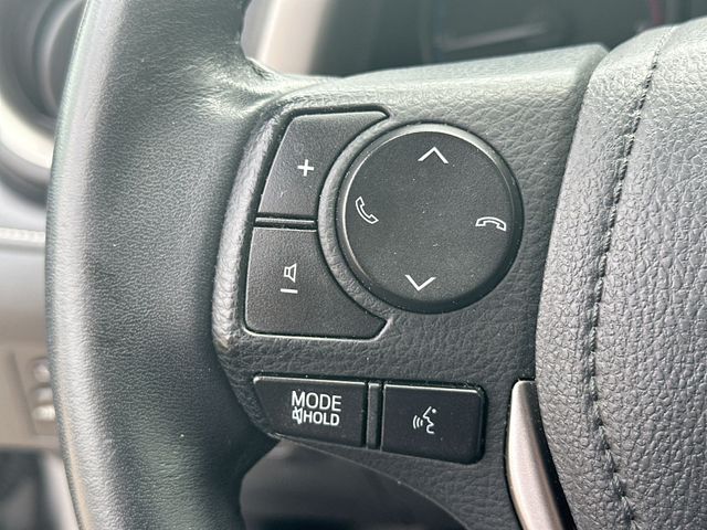 Used 2018 Silver Toyota XLE image 42