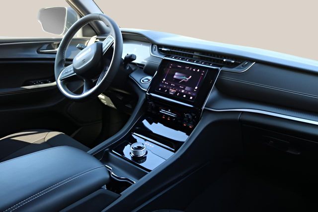 Used Car 2025 Jeep Grand Cherokee  Laredo For Sale Under $35,000 In Austin, Texas