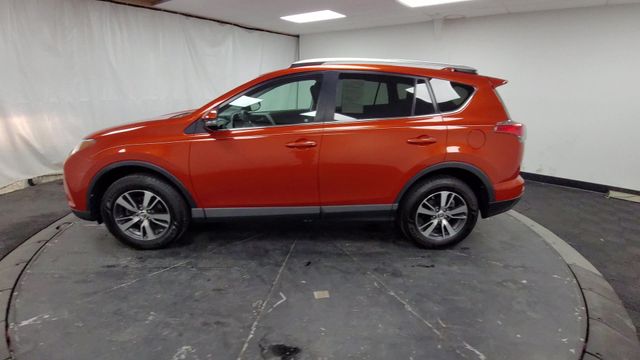 2016 – Toyota – RAV4