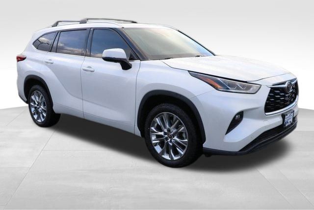 2020 Toyota Highlander Limited 19