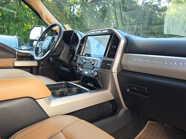 2022 Ford F-250SD Lariat:B02329