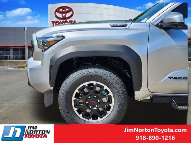 2025 Toyota Tacoma TRD photo 6