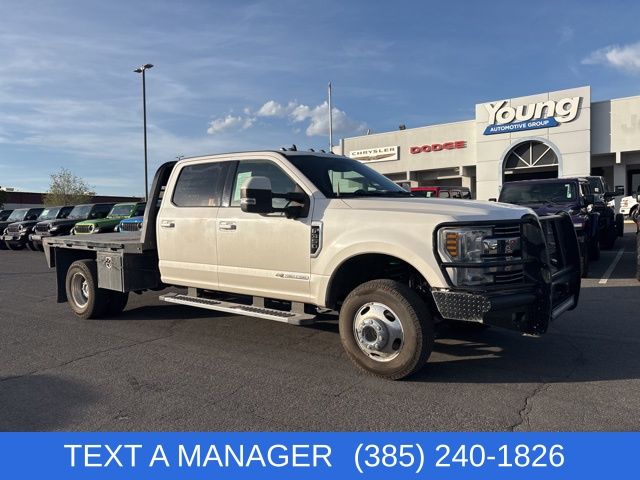 White Platinum Clearcoat Metallic 2019 Ford F-350 Super Duty Lariat Crew Cab LB DRW 4WD Pickup Truck Four-Wheel Drive 6-Speed Automatic