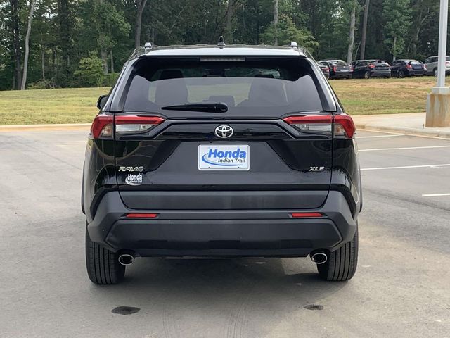 2019 Toyota RAV4 XLE 9