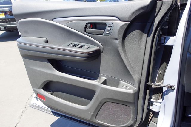 used 2022 Honda Pilot car, priced at $29,000