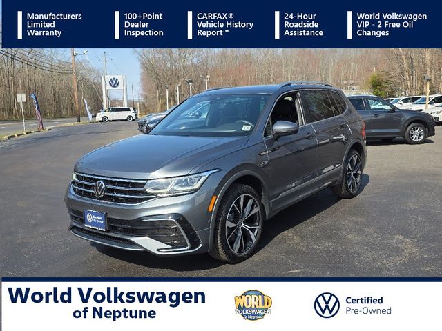 Platinum Gray Metallic 2023 Volkswagen Tiguan SEL R-Line 4Motion SUV / Crossover All-Wheel Drive 8-Speed Automatic