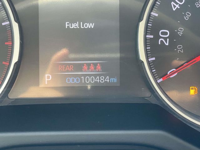 Used 2019  Toyota XLE image 20