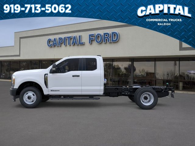 New 2026 Oxford White Ford F-350® XL image 3