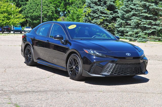 Midnight Black Metallic 2026 Toyota Camry SE FWD Sedan Front-Wheel Drive Continuously Variable Transmission