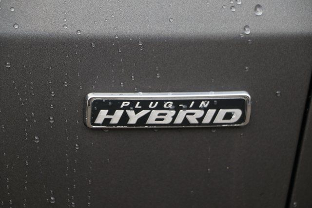 2022 Ford Escape Plug-In Hybrid SE 24