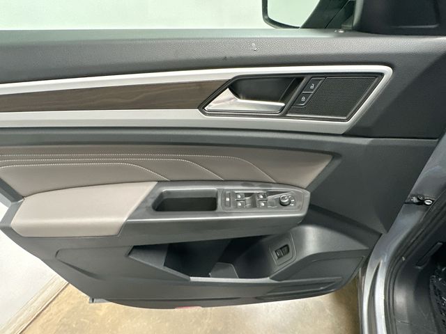 2023 Volkswagen Atlas 3.6L V6 SE w/Technology Silver at Subaru and VW of Moon Township