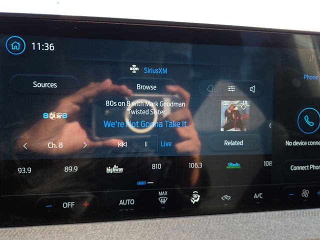 Certified Used 2025 Blue Ford XLT image 19