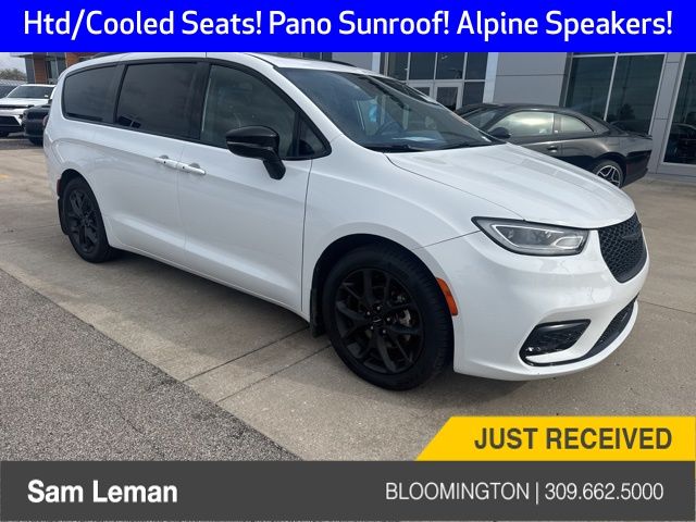 Bright White Clearcoat 2025 Chrysler Pacifica Limited FWD Minivan Front-Wheel Drive 9-Speed Automatic