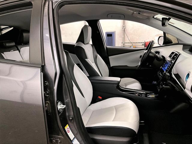 2020 Toyota Prius XLE AWD-e - 6