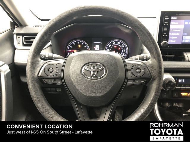 2019 Toyota RAV4 XLE 16