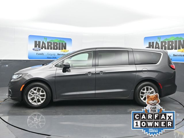 2023 Chrysler Pacifica Touring L photo