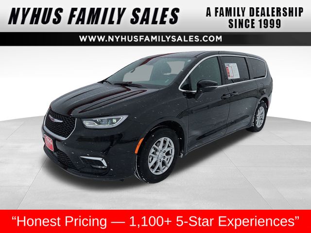 2025 Chrysler Pacifica Select FWD